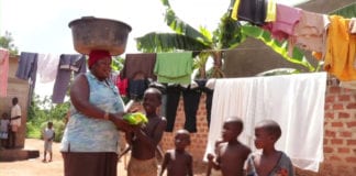 Bà mẹ người Uganda vất vả nuôi 38 đứa con