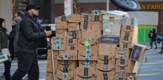 Video Amazon hỗ trợ $10,000 cho nhân viên nào nghỉ việc để đi giao hàng