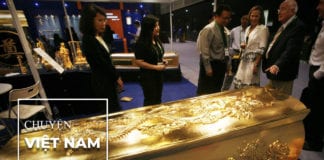 Chuyện Việt Nam: Dân nhà giàu Việt chi cả $100,000 để mua quan tài