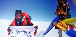 Video Một người Nepal lập kỷ lục leo đỉnh Everest 24 lần