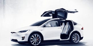 Video BMW, Toyota, Ford, Porsche chi quảng cáo trực tuyến, trừ Tesla