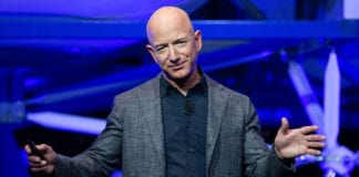 Video Tỷ phú Jeff Bezos: Thất bại là một phần cần thiết để thành công