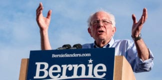 Video TNS Bernie Sanders hứa xóa $1,6 ngàn nợ vay sinh viên Mỹ