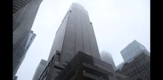 Máy bay trực thăng rơi xuống cao ốc ở New York, ít nhất một người chết