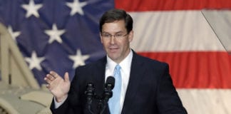 Ông Mark Esper, bộ trưởng Bộ Lục Quân, sẽ được Tổng Thống Donald Trump đề cử làm bộ trưởng Bộ Quốc Phòng. (Hình: AP Photo/Chuck Burton, File)