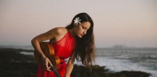 Nghệ sĩ ukelele người Mỹ chơi bản ‘Carmen’ hay mê hồn