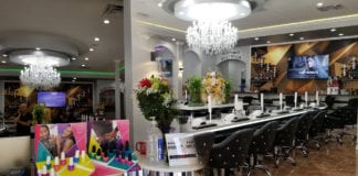 Video Tìm hiểu một tiệm nail ‘lộng lẫy’ ở Austin, Texas
