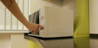 Video Làm sao tiết kiệm hàng chục đồng tiền điện tháng hè?