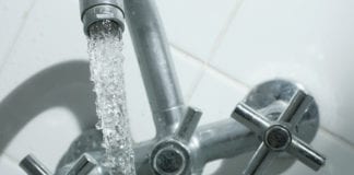 Video 'Tap water’ ở vùng Little Saigon uống được không?