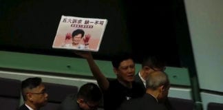 Hội Đồng Lập Pháp Hồng Kông tiếp tục náo loạn, đòi Carrie Lam từ chức