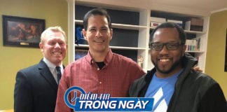 Video Ba mục sư góp quỹ nhà thờ để trả nợ tiền ăn cho học sinh