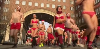 Hàng chục ông già Noel ở Hungary khỏa thân chạy bộ