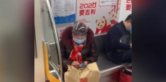 Những cảnh dở khóc dở cười ở Trung Quốc trong dịch virus Corona