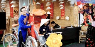 Video phóng sự Tết: Ngày Xuân đi Hội Chợ Tết Sinh Viên