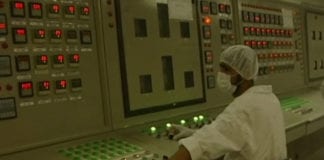 Iran bác bỏ ‘thỏa thuận của ông Trump’ về nguyên tử