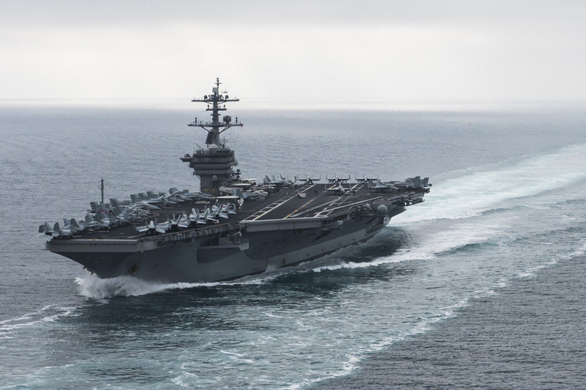Thăm hàng không mẫu hạm USS Theodore Roosevelt ngoài khơi Đà Nẵng