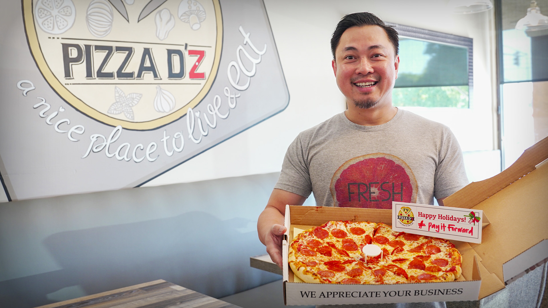 Pizza D’z tặng 100 pizza mỗi ngày trong ‘cơn sốt’ COVID-19