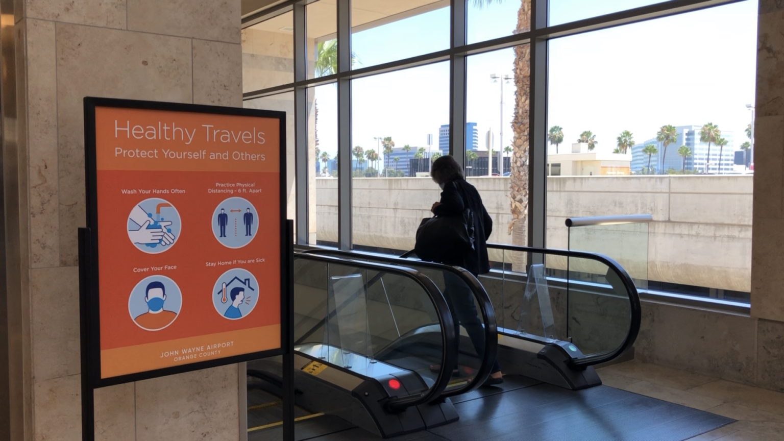 Phi trường John Wayne gần Little Saigon 'ảm đạm' thời COVID-19