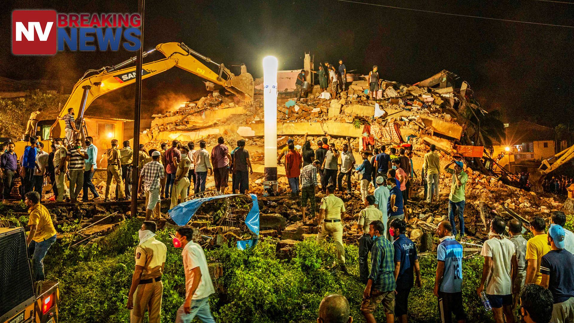 Ít nhất 100 người bị kẹt trong tòa nhà bị sập ở Ấn Độ