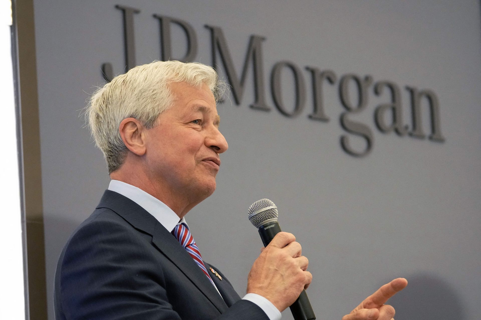 JPMorgan Chase: Kinh tế Mỹ tăng kỷ lục dù lạm phát và tăng lãi suất