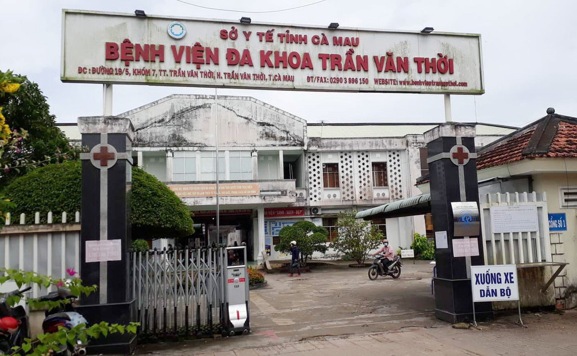 Một bác sĩ trẻ nghỉ việc vì ‘làm không đủ sống,’ Cà Mau đề nghị cả nước ...