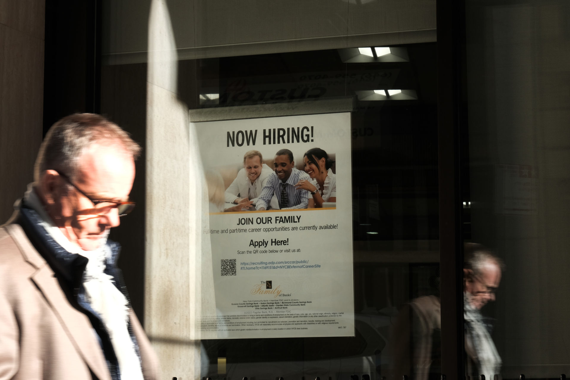 Số người khai thất nghiệp ở Mỹ xuống thấp nhất từ Tháng Tư 2022
