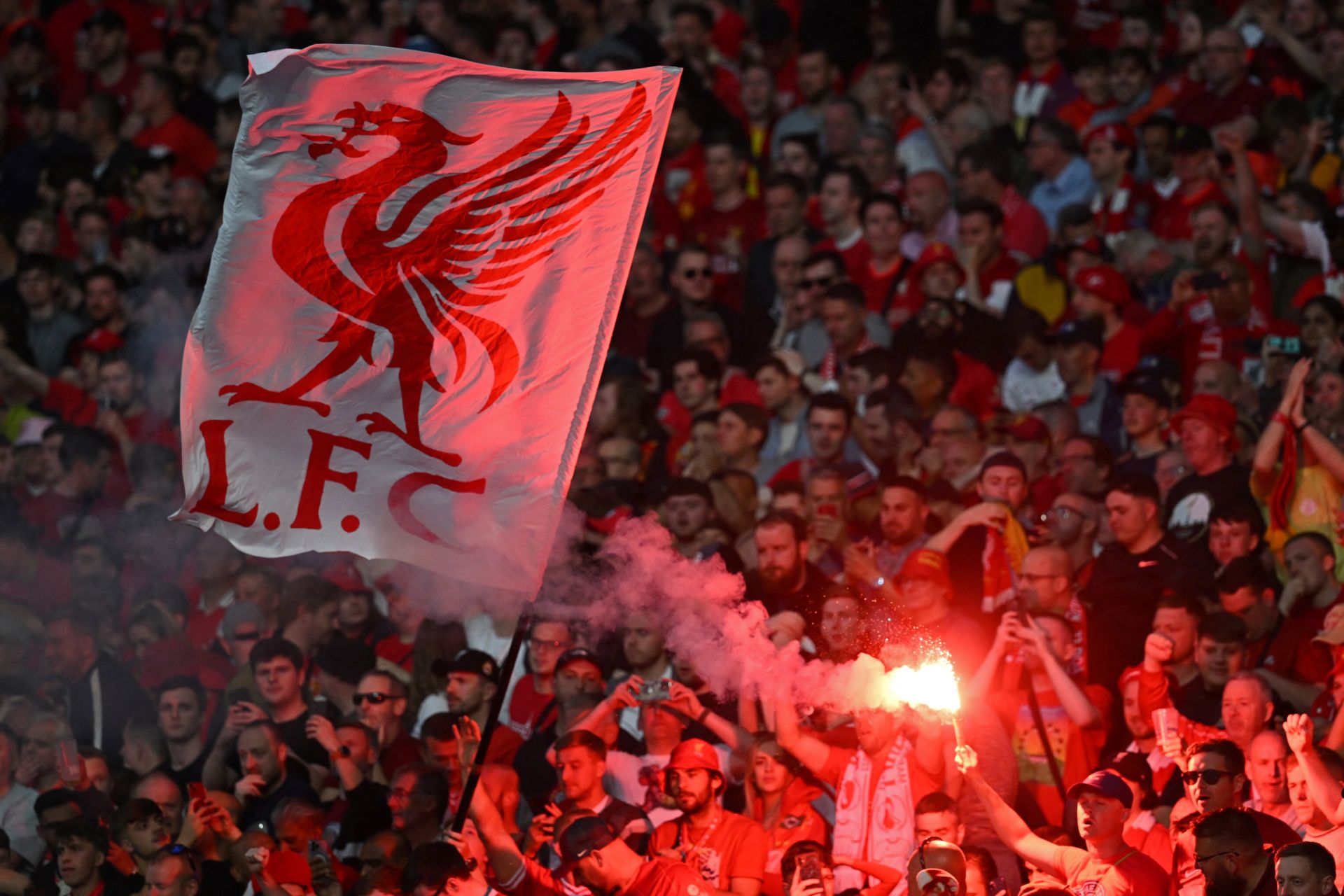 UEFA bị quy 'trách nhiệm chính' về hỗn loạn Champions League 2022