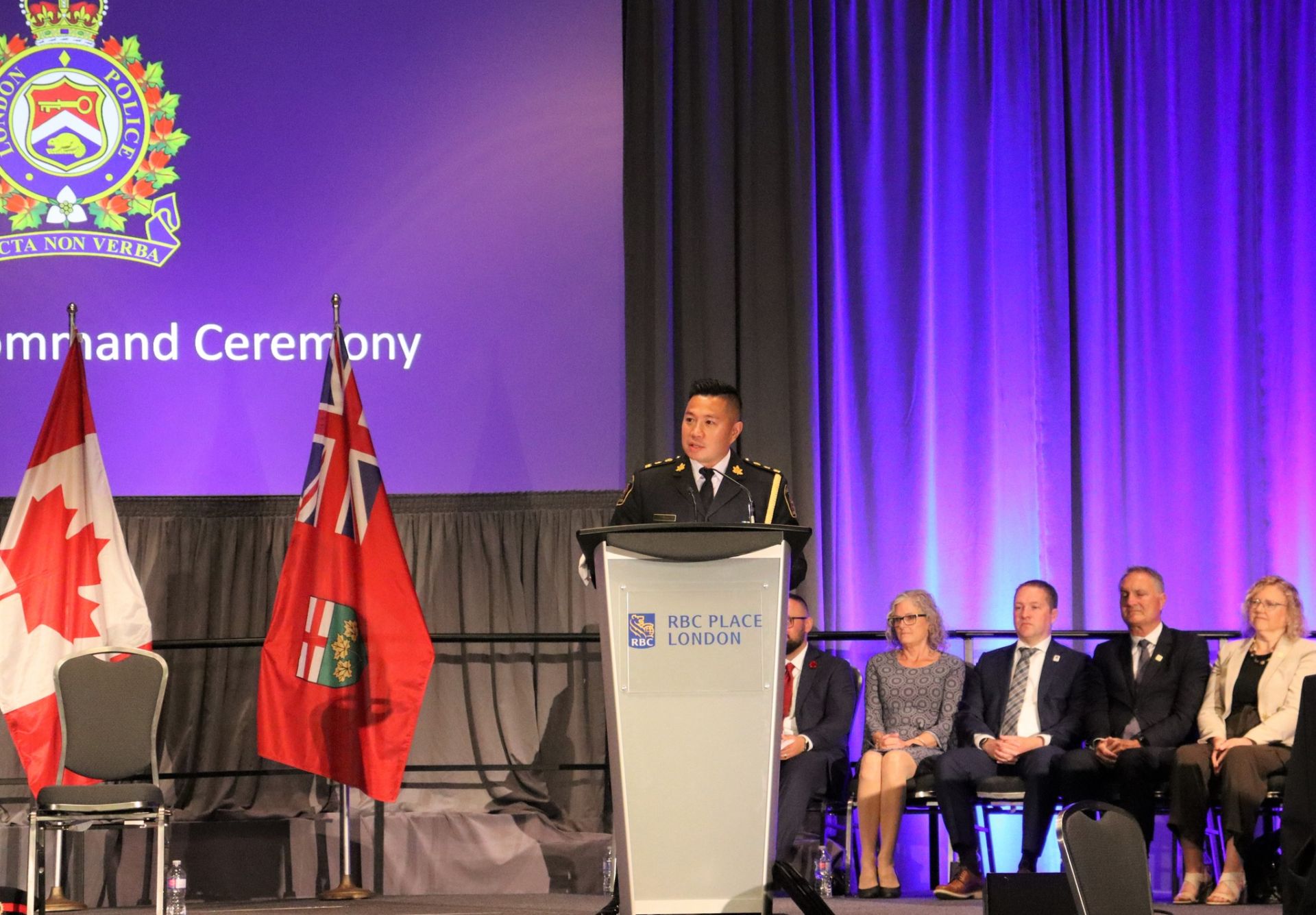 Thái Trương nhậm chức Cảnh Sát Trưởng London thuộc Ontario, Canada Nguoi Viet Online