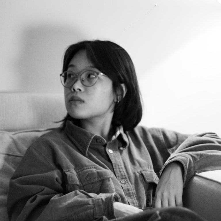 Linh Trần, đạo diễn đoạt giải LHP Slamdance, ký hợp đồng với Rain