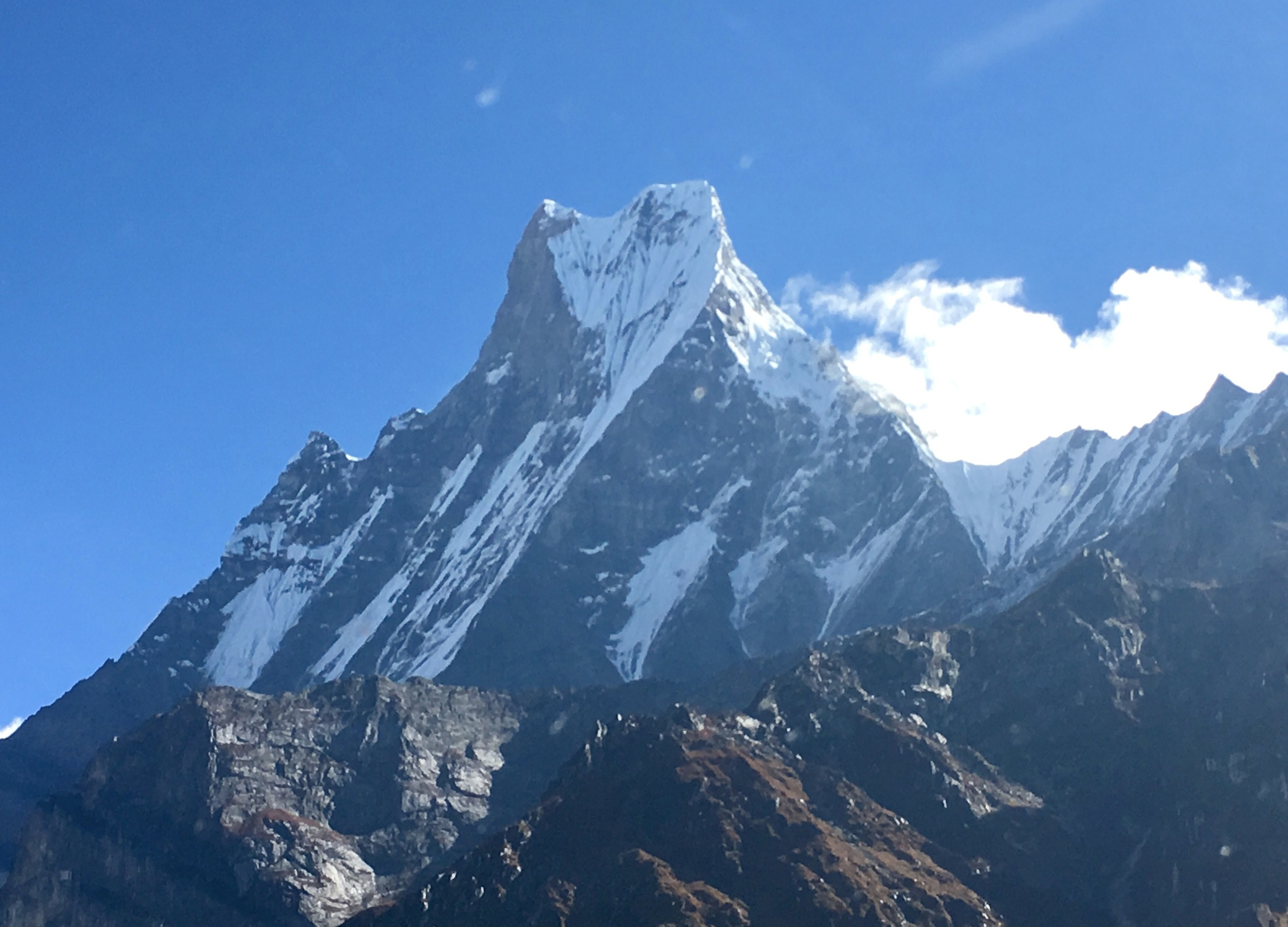 Chiêm ngưỡng vẻ đẹp dãy núi thiêng Annapurna trên ‘nóc nhà thế giới’
