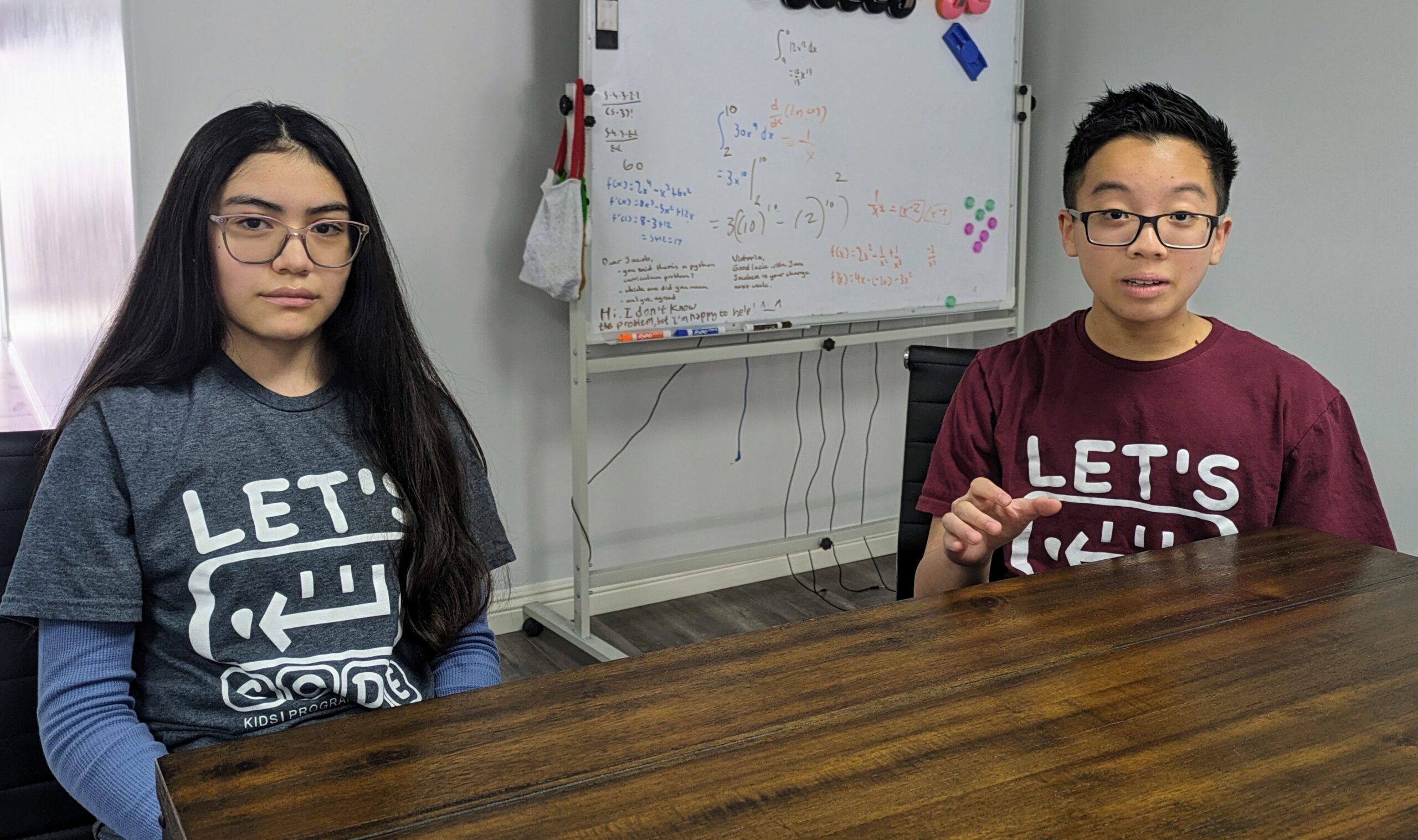 2 học sinh, có 1 gốc Việt, tạo ra app báo động những vụ nổ súng