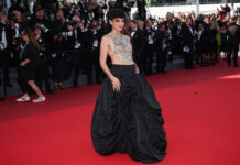 Camelia Jordana ‘mặc áo cũng như không’ tại Liên Hoan Phim Cannes