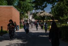 Hệ thống đại học Cal State chấp thuận bằng cử nhân ba năm cho sinh viên đang đi làm