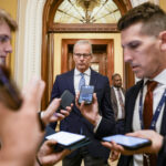 Cộng Hòa Thượng Viện nổi dậy vì ‘quỹ đen’ của Trump