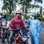 Đám đông xông vào bệnh viện đang điều trị bệnh nhân Ebola ở Congo đòi thi thể người thân