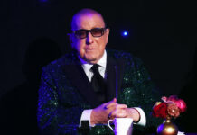 Clive Davis, chuyên phát giác tài năng âm nhạc, qua đời, hưởng thọ 94 tuổi