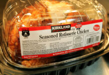 Costco yêu cầu tòa bác vụ kiện về món gà nướng Rotisserie Chicken $5