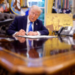 Tòa hủy lệnh Trump yêu cầu nộp phí $100,000 cho visa H-1B