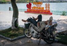 Hà Nội bị ‘nung nóng’ 50 độ C, miền Trung nắng nóng gay gắt nhất từ đầu mùa