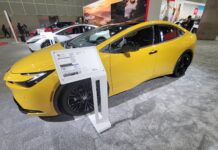 Việc thay thế bình điện xe Toyota hybrid nay không còn đáng lo