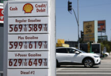 Các công ty xăng sử dụng AI để tăng giá ở California bị kiện