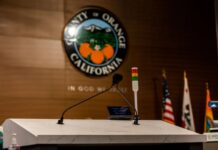HĐGS Orange County làm việc bán thời gian nhưng hưởng lương toàn thời gian