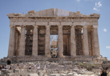 2 du khách Mỹ bị đâm bên ngoài thành cổ Acropolis ở Hy Lạp