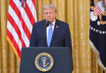Sự thật về con số ‘278,000 cử tri không phải công dân’ của Trump