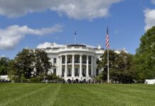 Trump xây bãi đáp trực thăng mới trong Tòa Bạch Ốc