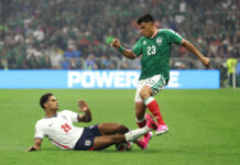 Từ hiệu ứng ‘sửa luật’ tha Balogun, đội Anh đòi FIFA ‘hoãn’ thẻ đỏ Quansah