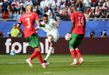 Mbappe và Dembele đưa Pháp vào bán kết, Morocco thua ‘tâm phục khẩu phục’