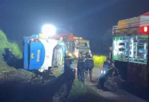 Hà Nội: Lật xe trên cao tốc Pháp Vân-Cầu Giẽ, 4 người chết