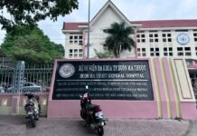 Đắk Lắk: Nữ bác sĩ ‘vòi’ người nhà bà bầu gần $80