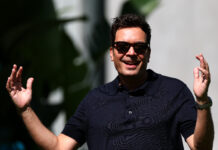 Jimmy Fallon nói đùa Trump tìm được người để đổ thừa cuộc chiến Iran